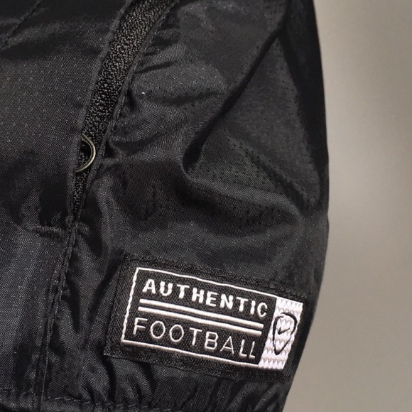 Nike - Picture 4 of 5